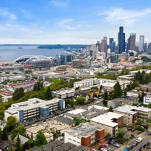 Cloud 2br Prime Location Seattle
